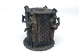 MARKK: C 2338. Altar der Hand (Ikegobo) einer Iyoba