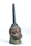 MARKK: C 3691. Gedenkopf mit Dornfortsatz aus Bronze